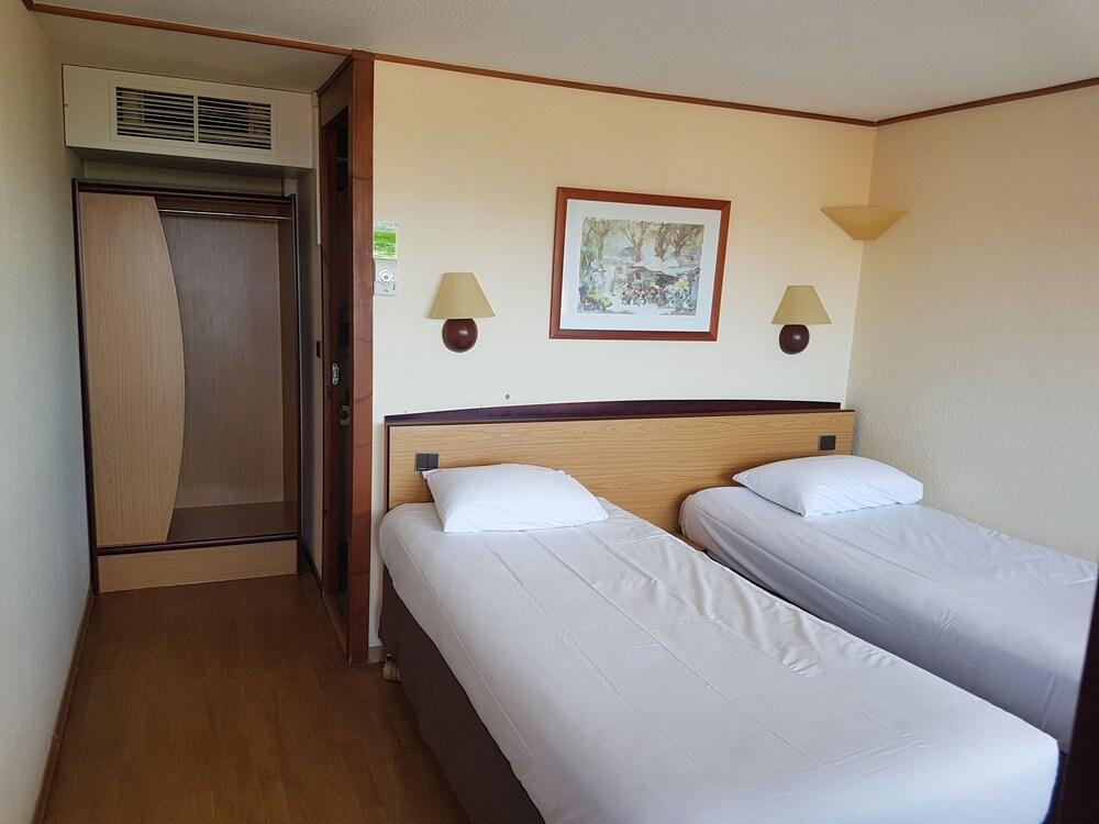 Campanile Salon-De-Provence Hotel Ngoại thất bức ảnh
