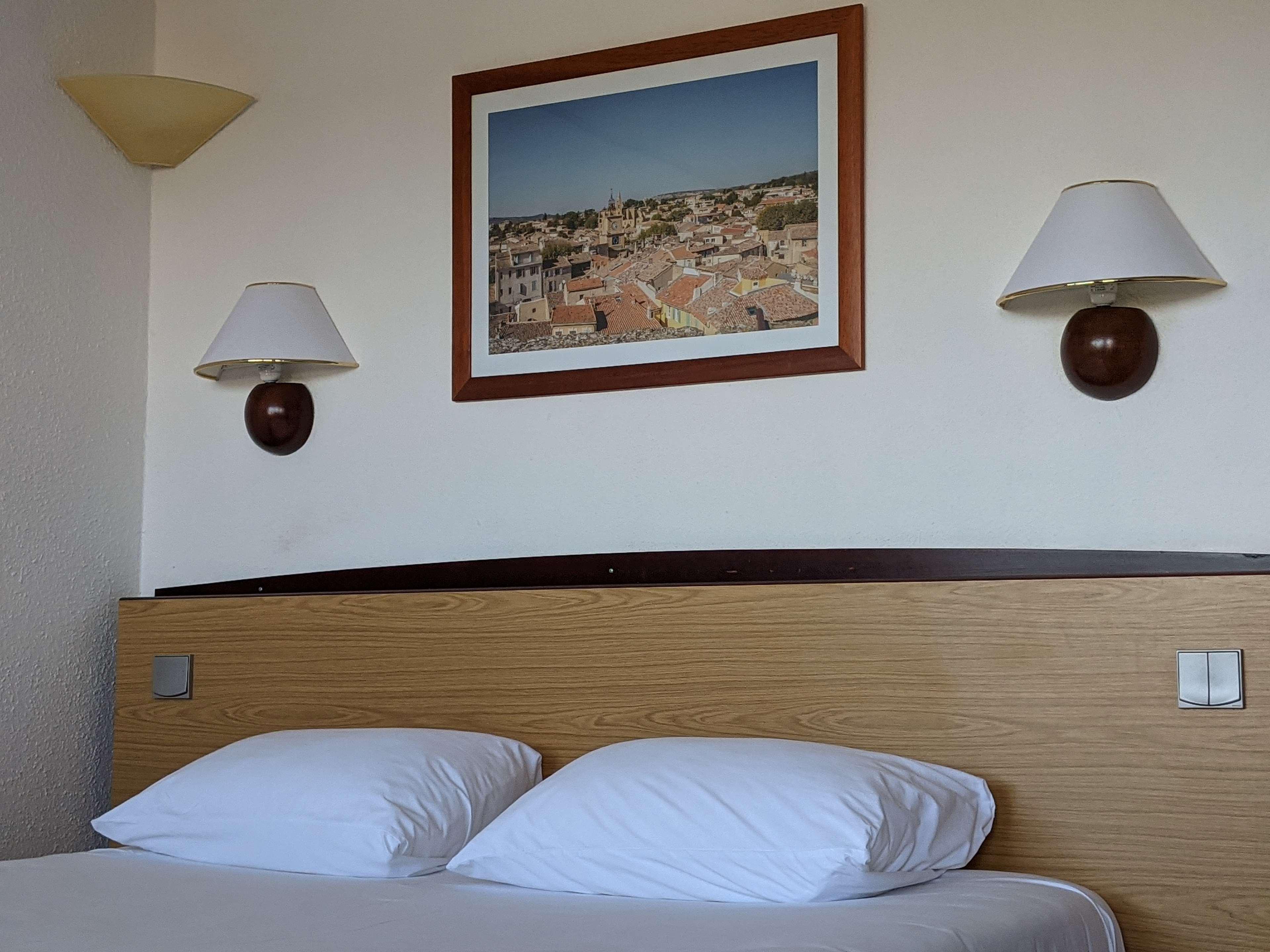 Campanile Salon-De-Provence Hotel Ngoại thất bức ảnh