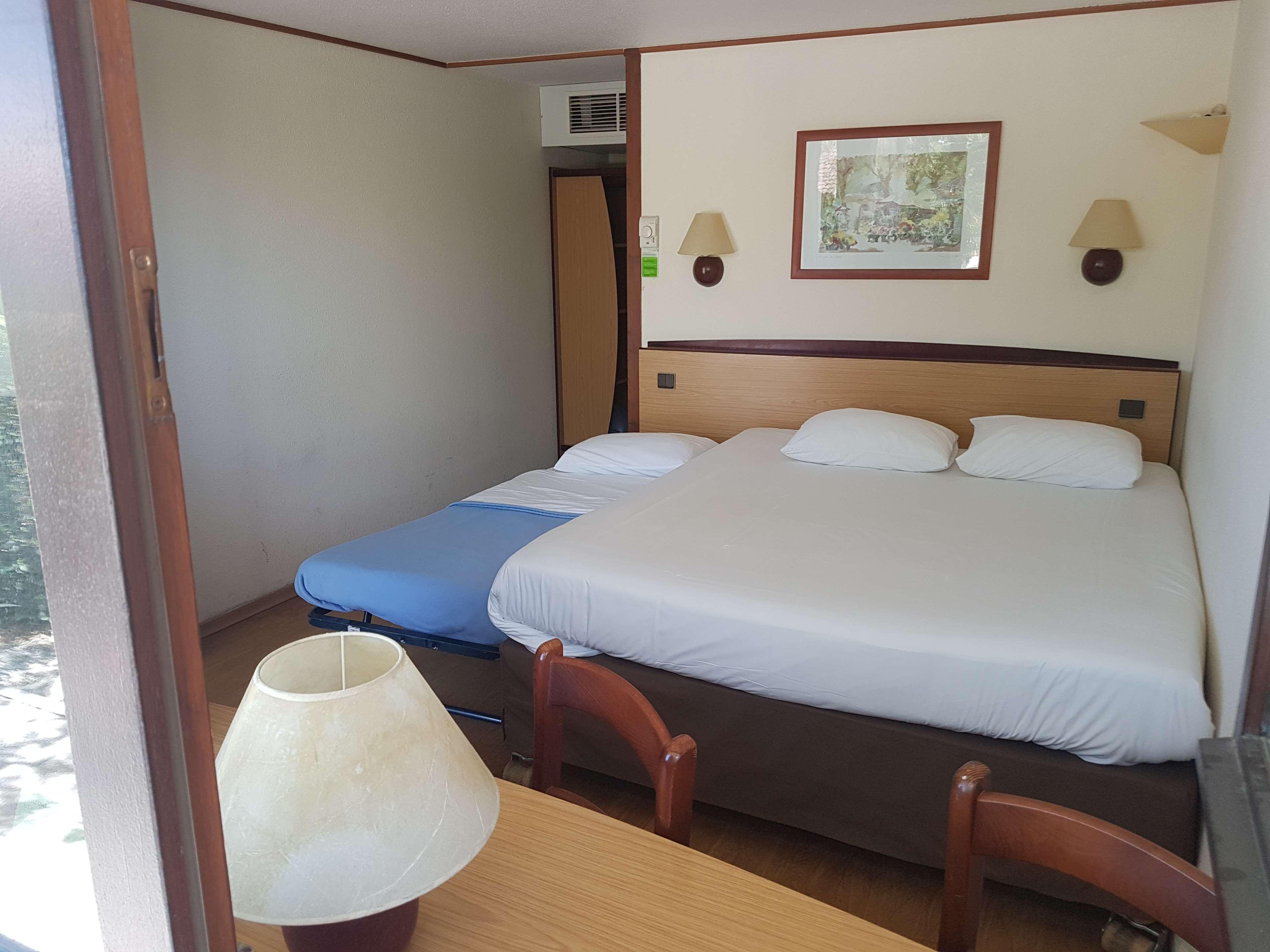 Campanile Salon-De-Provence Hotel Ngoại thất bức ảnh