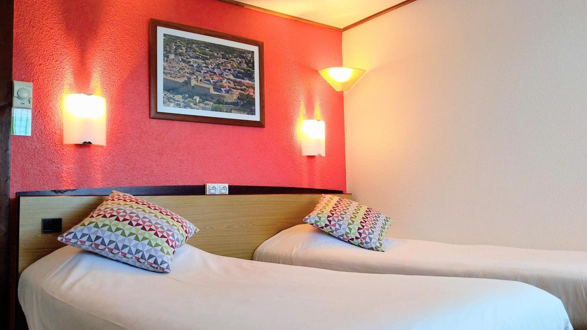 Campanile Salon-De-Provence Hotel Ngoại thất bức ảnh